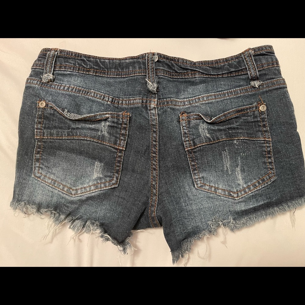 Blue Jean shorts - Picture 2 of 2